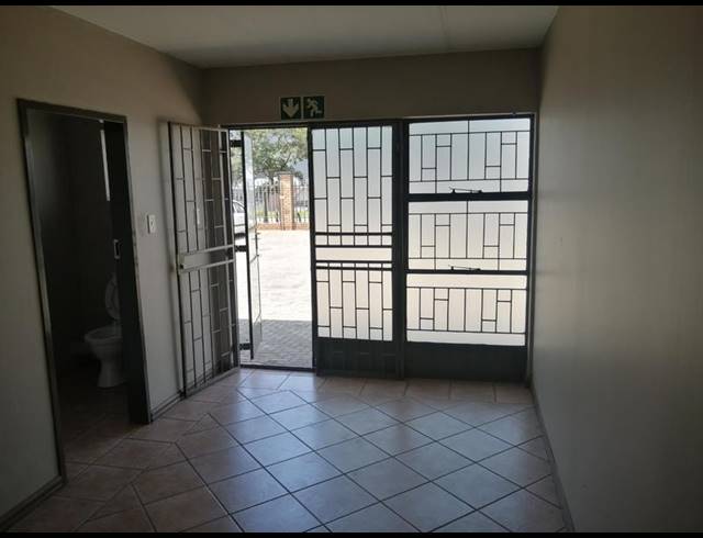 INDUSTRIAL PROPERTY TO RENT IN STORMILL